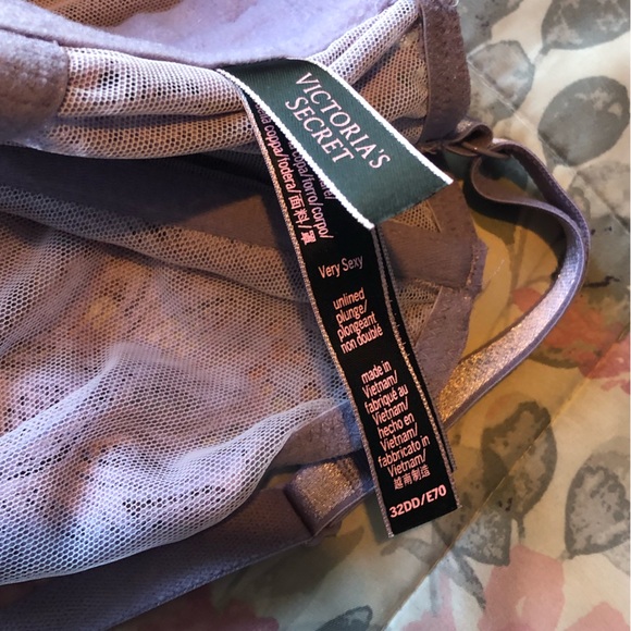 NWOT Victoria’s Secret Lilac Pearl & Lace Bra - Picture 4 of 4